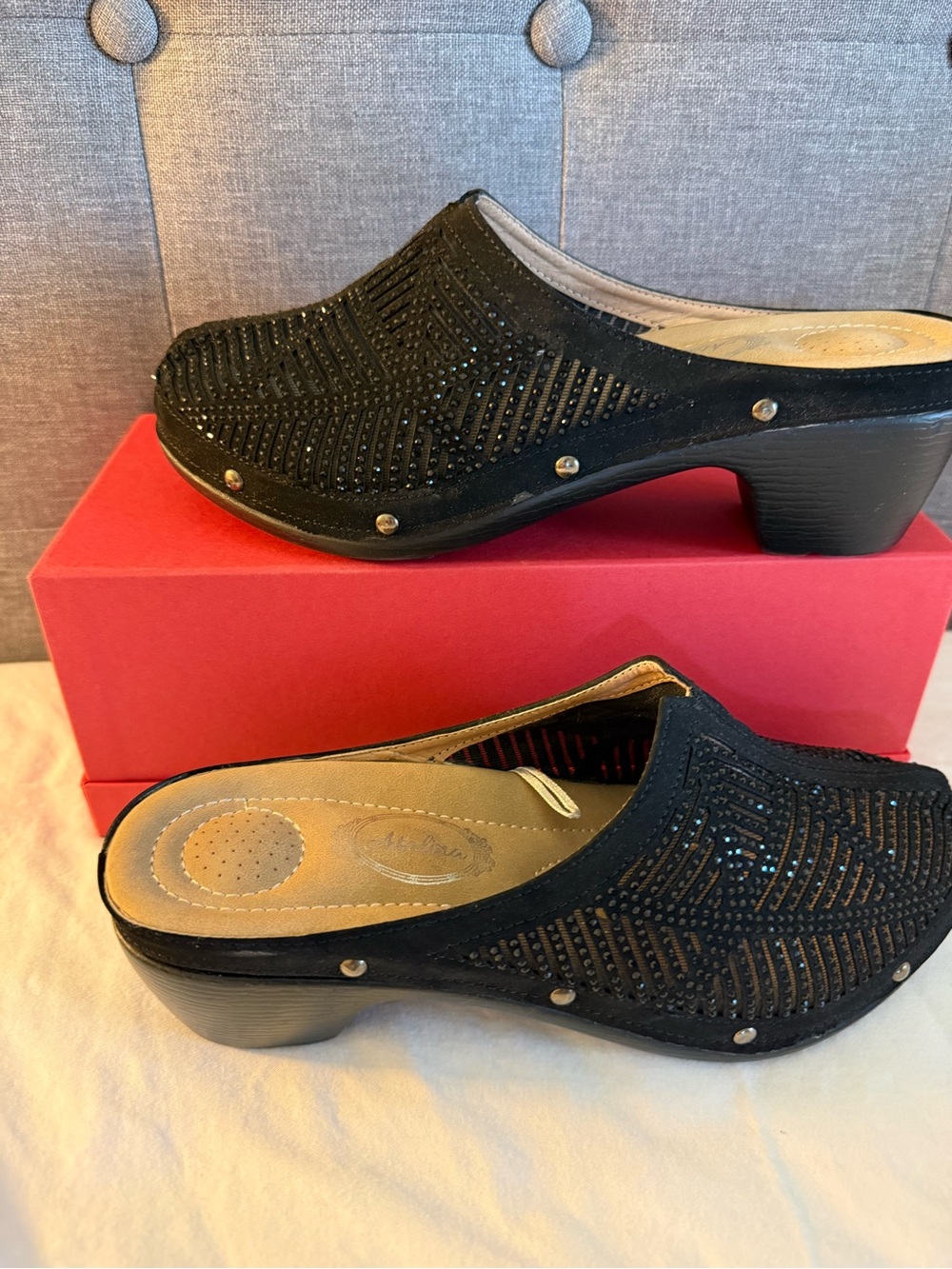 Catalina Embellished Clogs - Picture 4 of 8